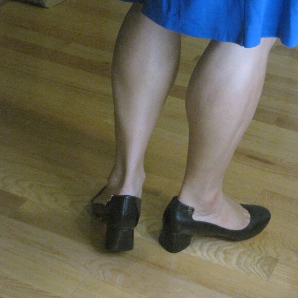 Tory Burch Elizabeth Round Toe Black 1.75" Block Heel with Ankle Details 9.5M - Picture 5 of 16